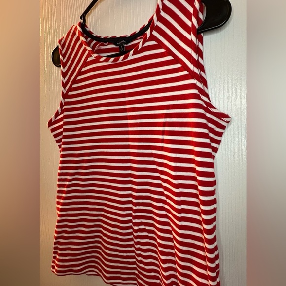 Nautica red white stripe sleeveless shirt women’s medium business or casual soft - Picture 3 of 8